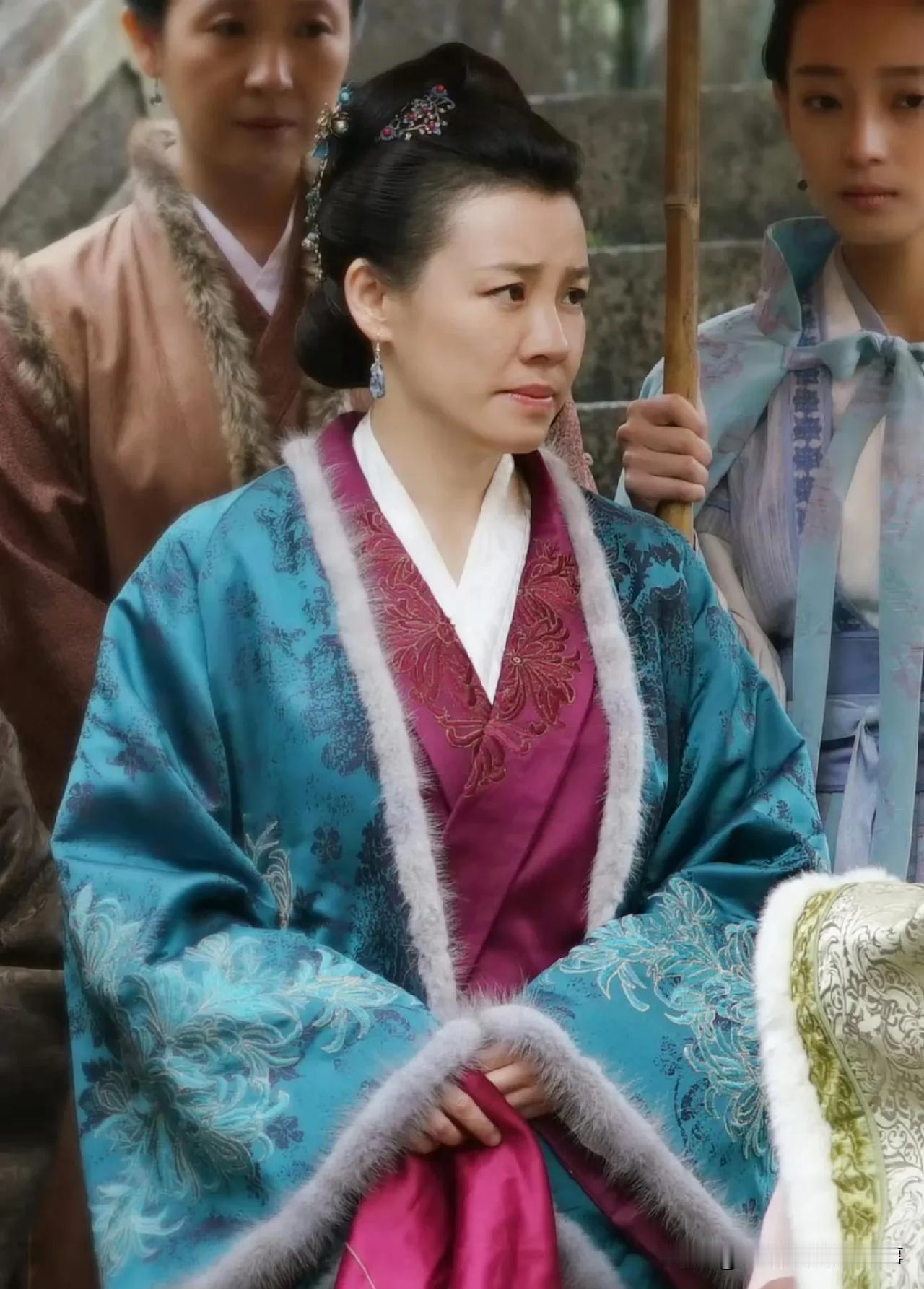 网友提问《知否》里王家肯把嫡女王大娘子嫁到盛家，细想下来全是算计。首先，嫁