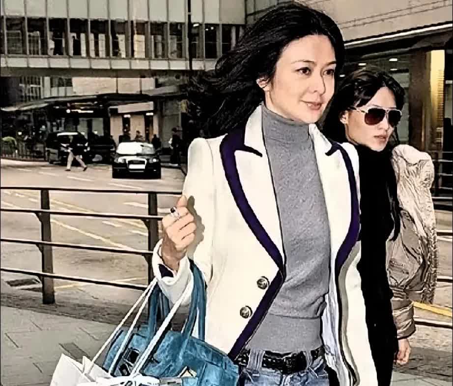 难怪李嘉欣都忌惮她！关之琳旧照流出，这颜值才是真正的富豪狙击手！