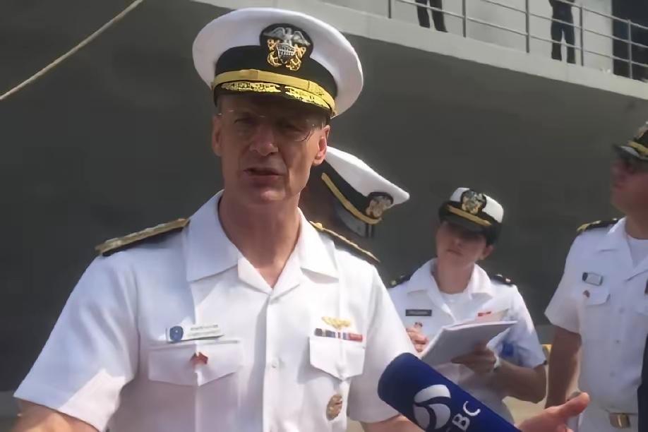 29日，针对解放军突然开展的围台军演，美军第七舰队上午发布简短声明：“将持续关注