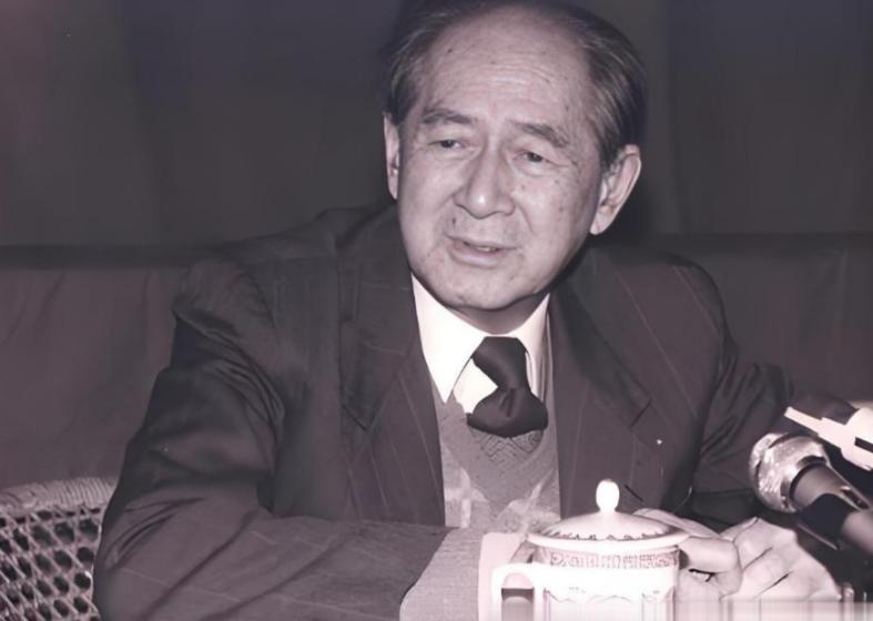 1996年12月12日，82岁的作家徐迟从医院六楼纵身跳下而亡。许多人认为这与他