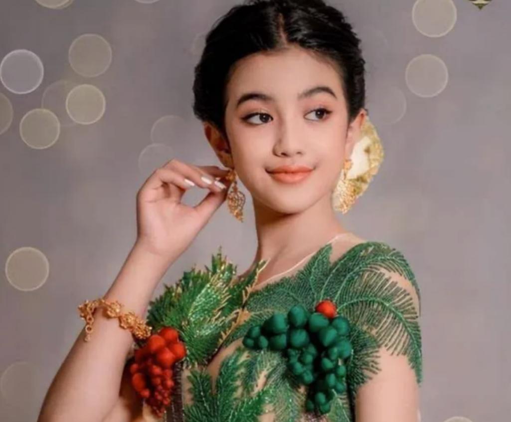 2011年，中国小伙曾亮平与柬埔寨公主德丝相恋，谁料，德丝父亲连夜赶来，“啪”的