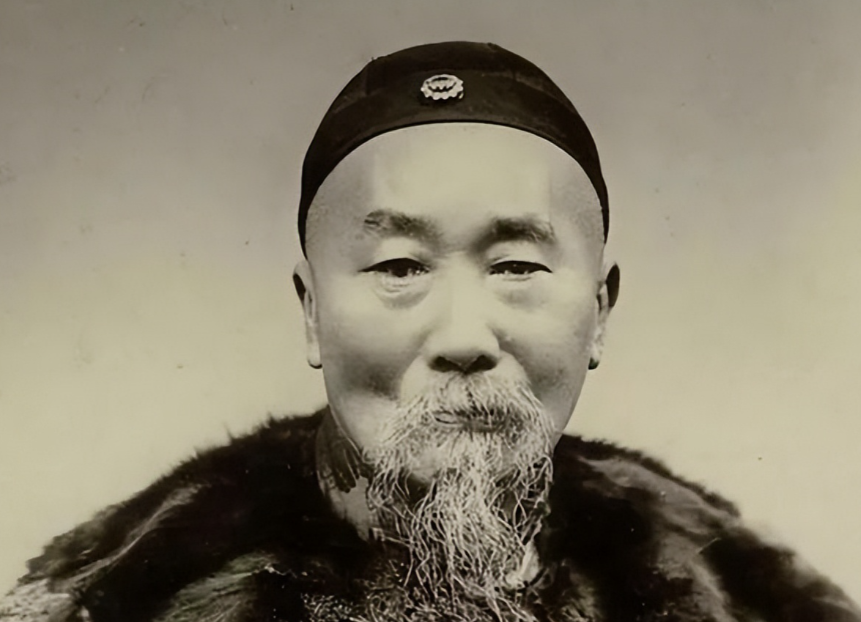 1875年，李鸿章奏上‬朝廷：“新疆不要‬了，对国我‬没什么‬影响，反正国‬土面