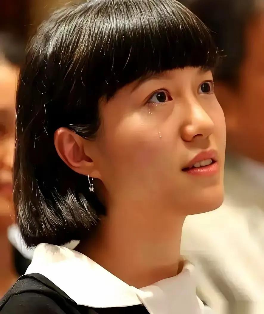 翁帆获剑桥两年工作邀请，这消息看得我后背一麻——这才是顶级大女主的终极答案！