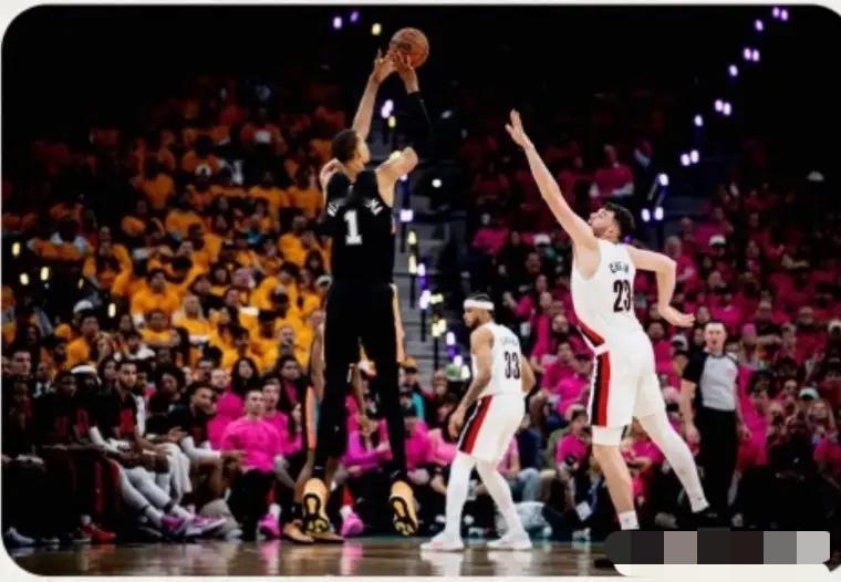 你认为开拓者该更换首发中锋吗？这个问题在球迷圈子里早就吵翻了天，答案更是两极