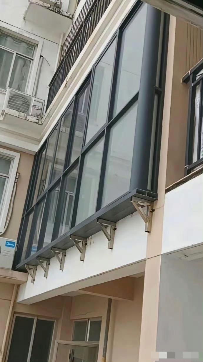 高手在民间啊！一个敢安排一个敢安装