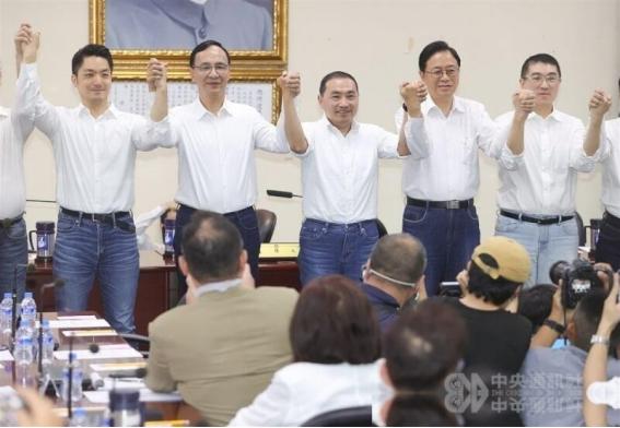 “只要大陆敢打，我就敢送“，他曾公开宣称，“若两岸爆发冲突，我会誓死守护台湾“，