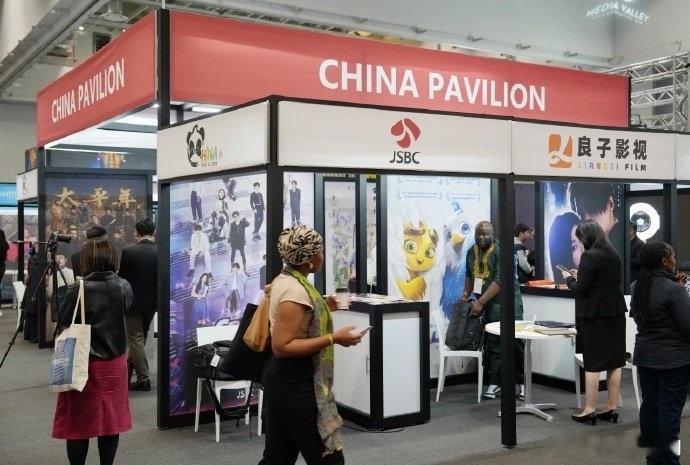 虞书欣《双轨》还没播出就已经要走向国际了，好有出息，要到非洲展示啦！期待姜暮！