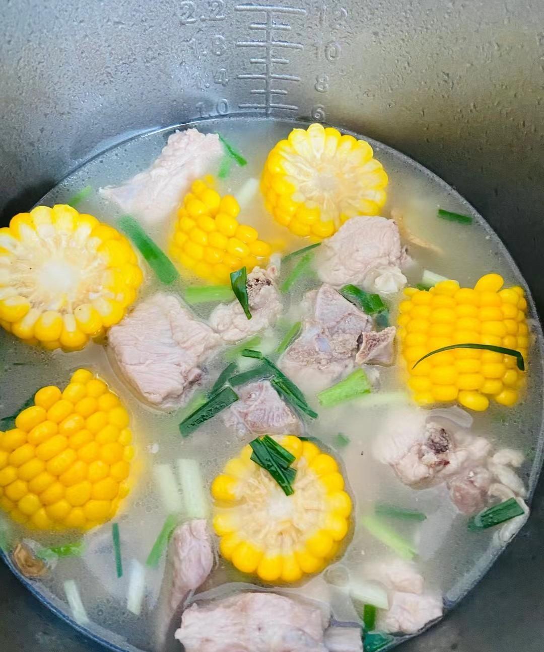 邻居家的儿子谈了5年恋爱，总算谈到结婚论嫁时，却因彩礼的事分了，女方要的太多了，