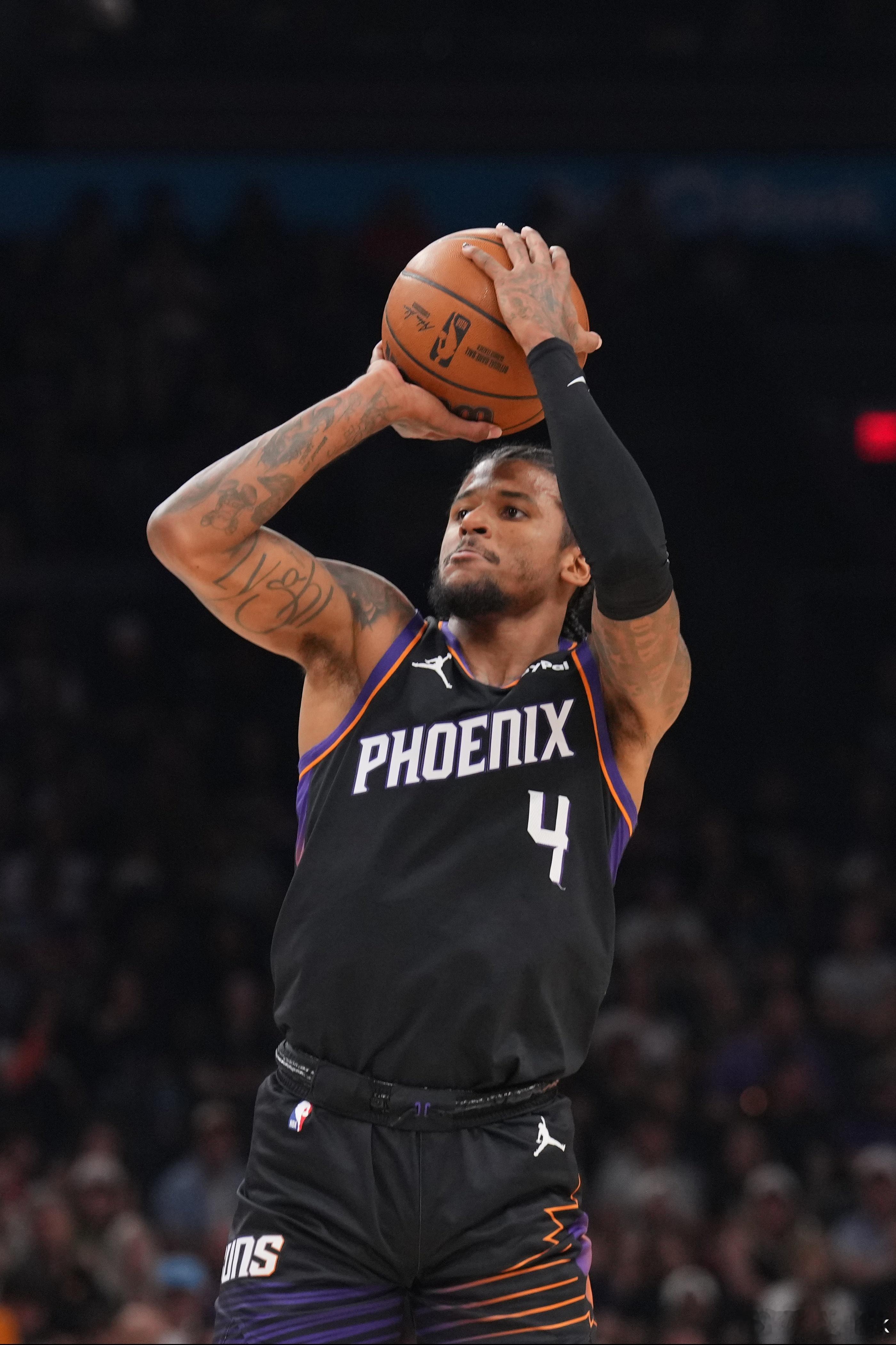 杰伦格林原来是热火球迷杰伦格林接受采访谈到自己出生在加利福尼亚时：“我小时候甚至