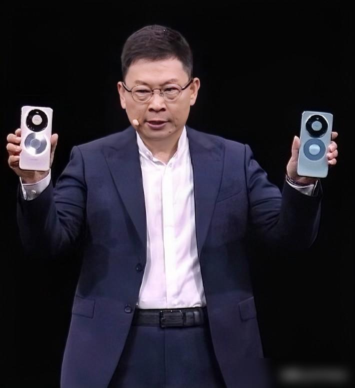 我弟昨天刚买的华为70PRO，感觉瞬间掉价了！​关键他那个是5999，​