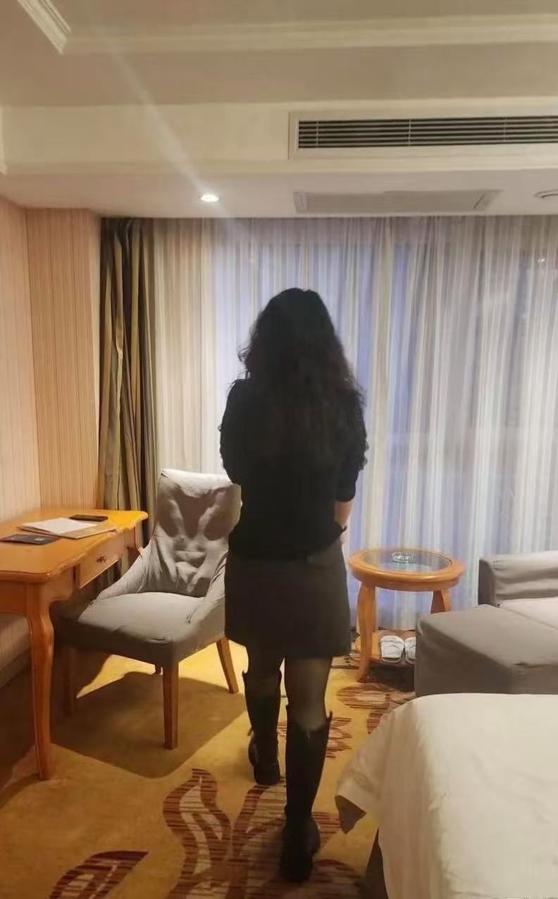 网恋奔现居然是个老阿姨，我该找什么借口跑路