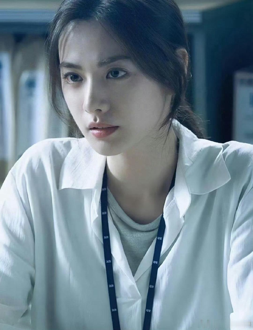 林珍娜在2014年与2015年连续两年登顶TCCandler评选的榜首，创下韩国艺人纪录，近期因新剧