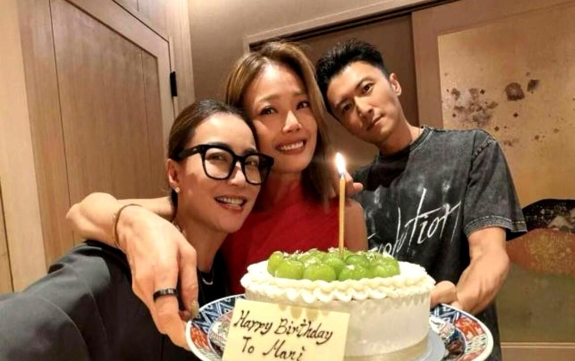 谢霆锋托着蛋糕底盘的那张庆生照，恰好拍在谢贤离世后。老父亲前脚刚走，他第二天就