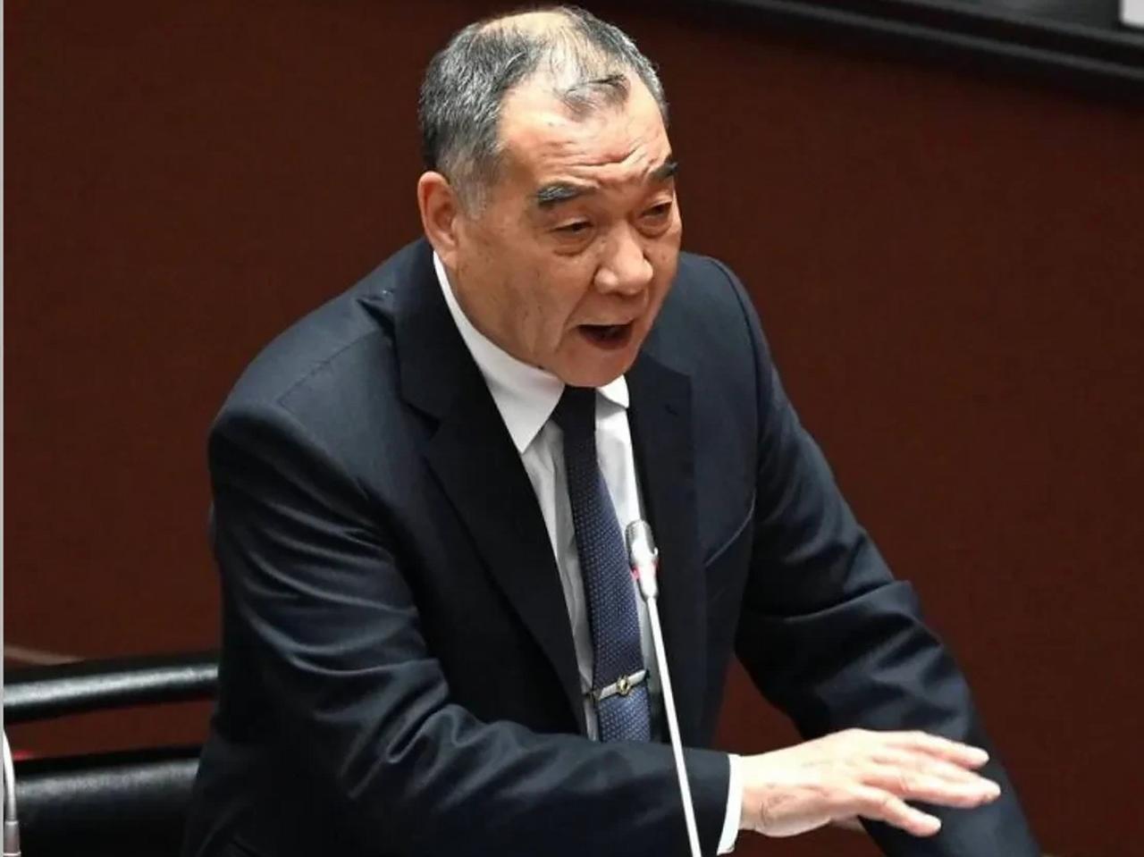 你要打多久我就陪多久！只要大陆战机敢越线，台军就开第1枪击落。邱国正一边大声宣称