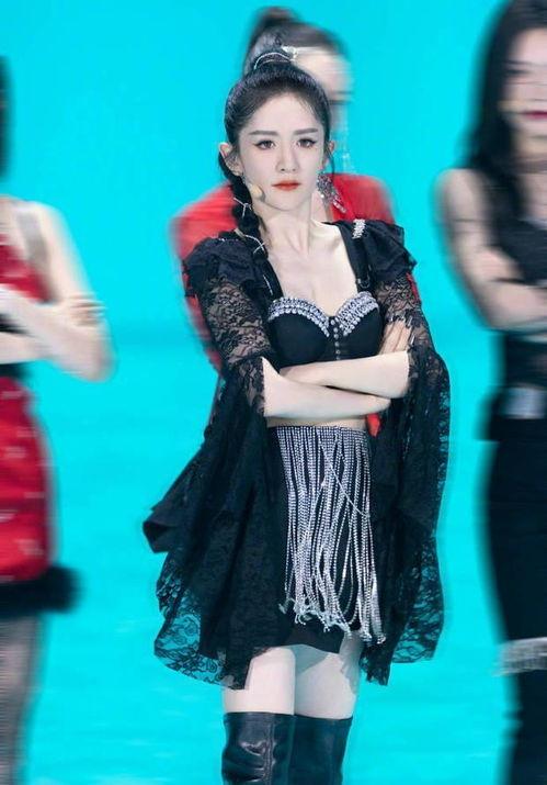 谢娜终究还是遭到了反噬，现在她主持任何节目都会被吐槽，本来主持了几场大型晚会还是