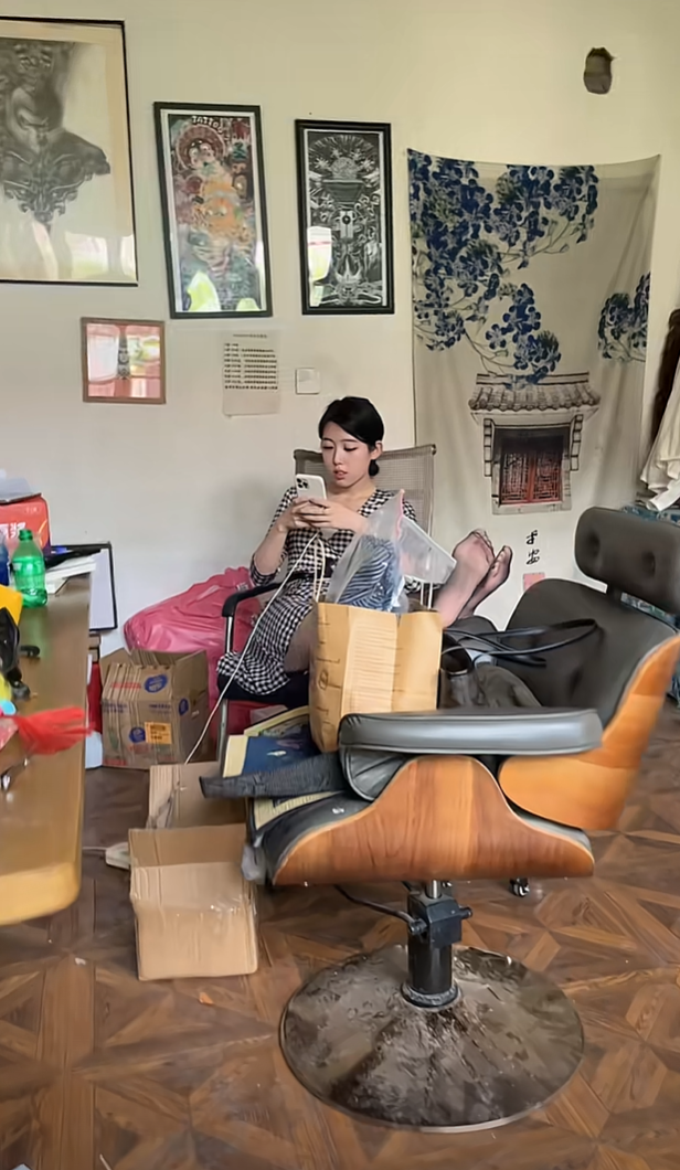 嫂子的店快开不下去了，商量一下要不要关门