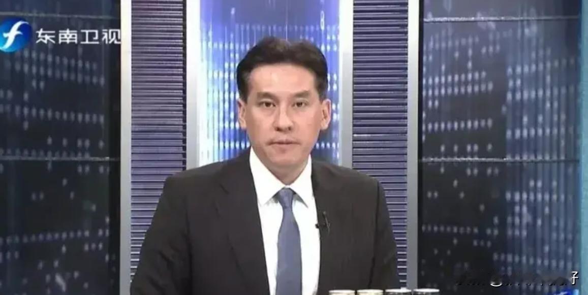 黄暐瀚称马英九昨日潸然泪下是因为看到了蓝营的希望昨天郑丽文正式走马上任，在就