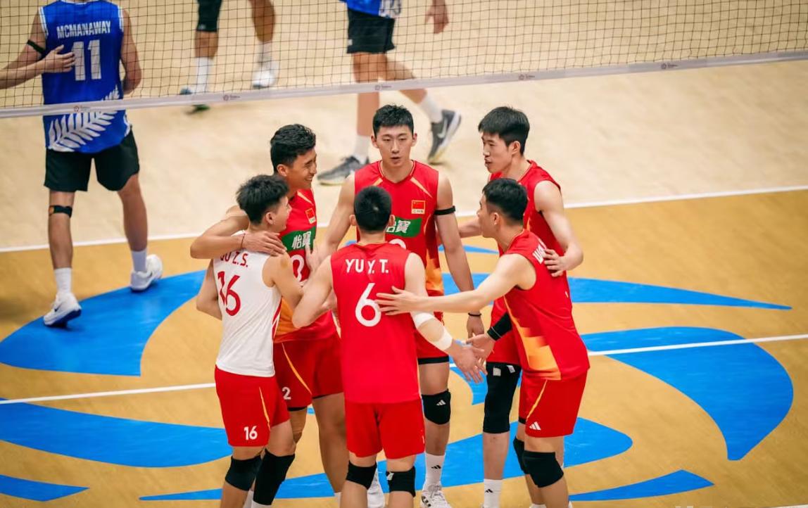 中国男排该学习韩国队发球了。昨晚中国男排亚运小组赛，3比2逆转了韩国队，张景胤第