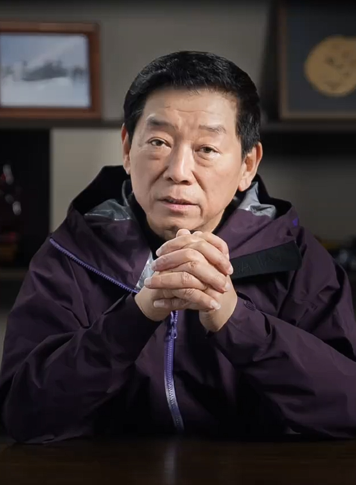 魏建军给人印象总是果断严肃，但最近他却因为一份礼物让大家看到了他温暖的一面！为了