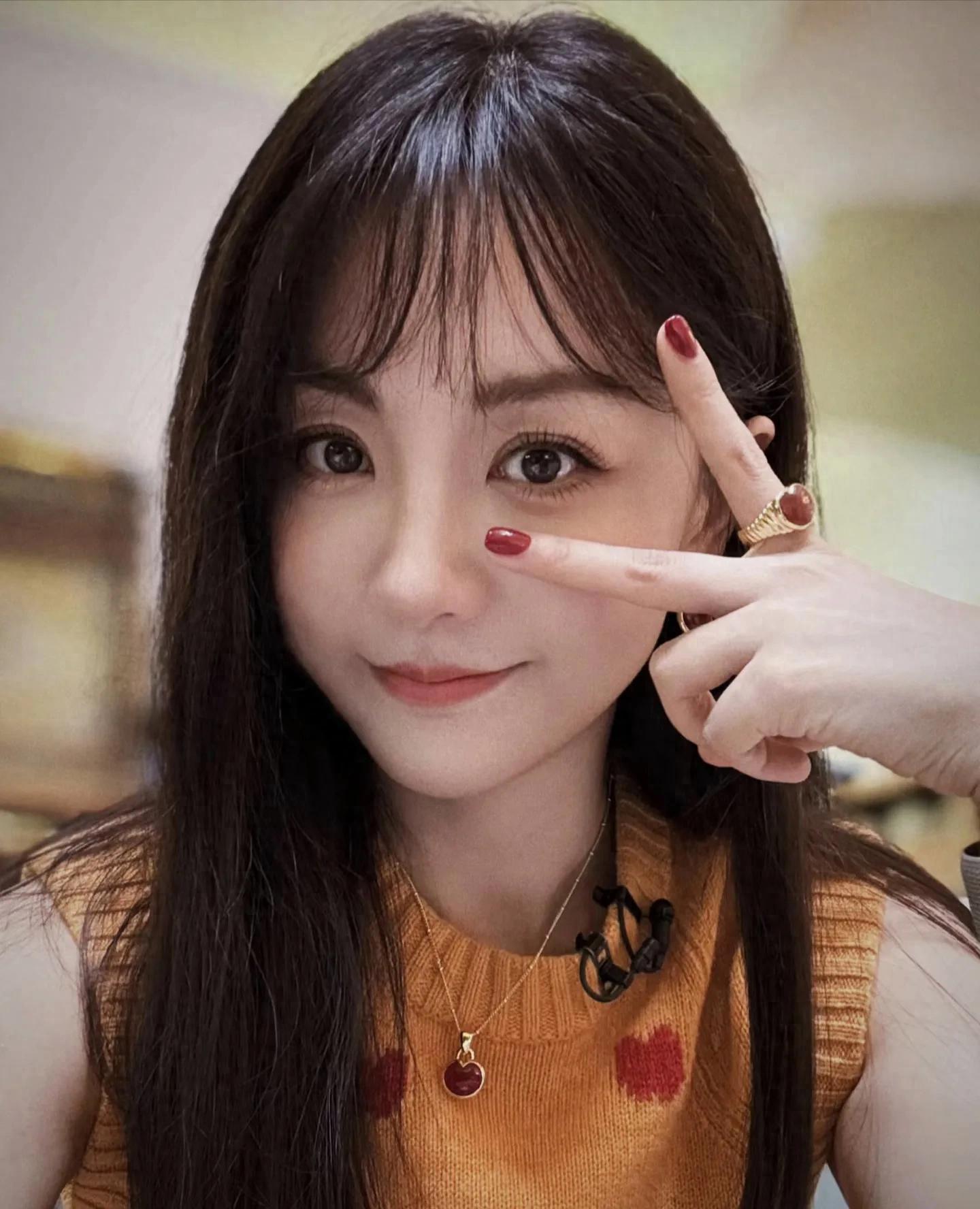 杨蓉百变造型：拍照镜头好美好漂亮！