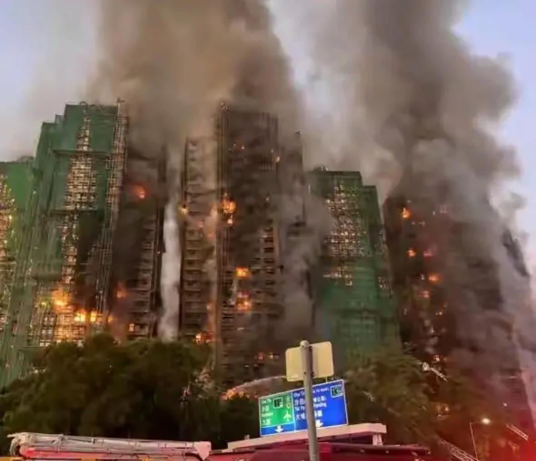 我有种预感，香港的房价要稳不住了，本来现在的房子就不好卖了，虽然香港一寸土地