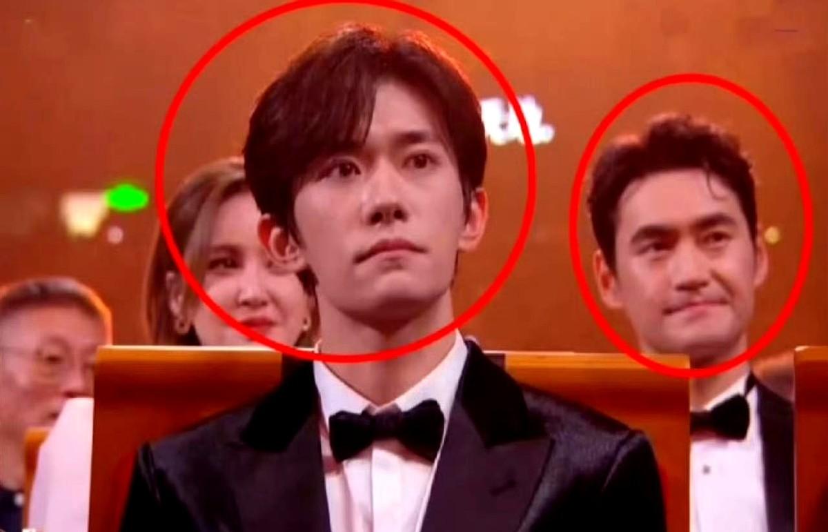 “别抢C位，抢袁弘前排。”金鸡奖刚散场，这条弹幕被赞到置顶。四年里，黄晓