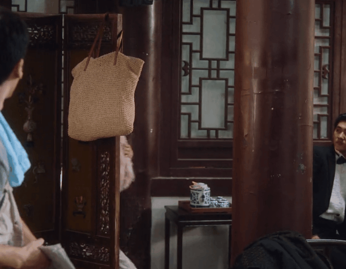 郑晓龙导演直夸：庄庄有点出乎我意料。我们把她设定是一个温州来的女孩，她表现得很准