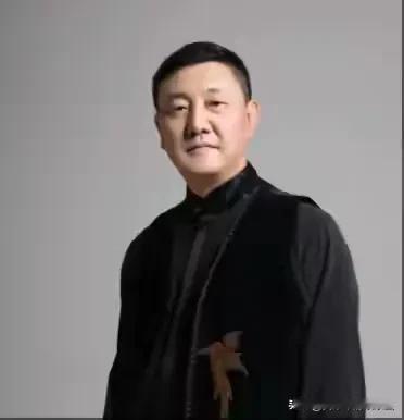 歌手韩磊恐难洗白网传著名歌手韩磊婚内出轨，劈腿了一位三十六岁的女士。该女士患