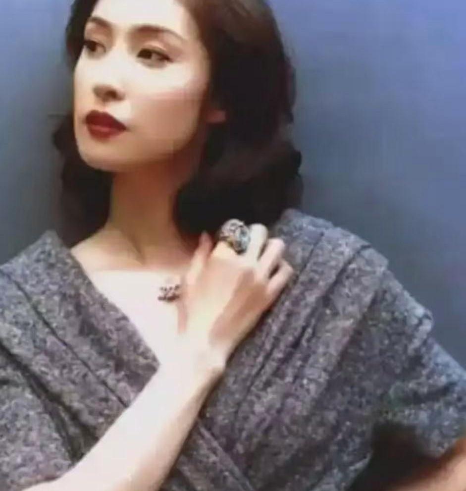 你能想象吗？一个日本大明星去查基因，结果不仅跟3500年前的古墓女尸对上了号，还