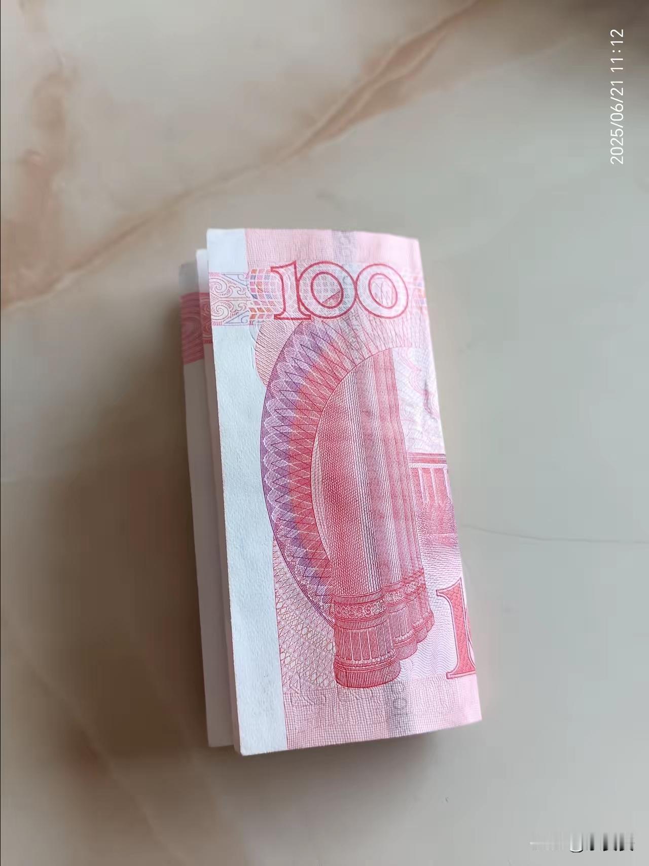 我来带娃，你一天给我500块？今天我老公说：“上班太累了，我们俩，换换吧。