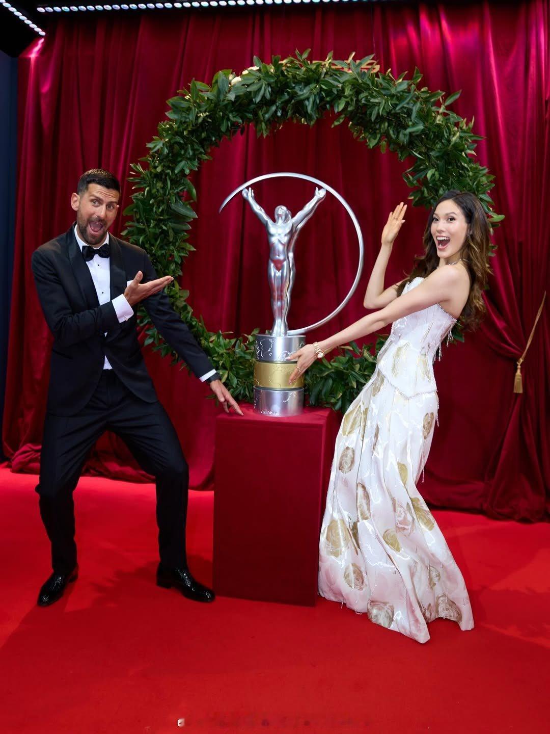 【谷爱凌发和网球巨星们的合影】谷爱凌德约主持好评