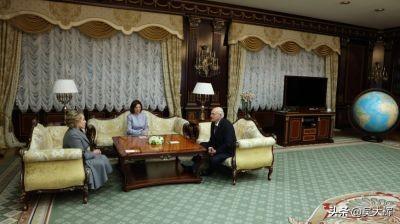 卢卡申科坚信，白俄罗斯、俄罗斯与乌克兰三国人民终将走到一起6月25日电。白俄