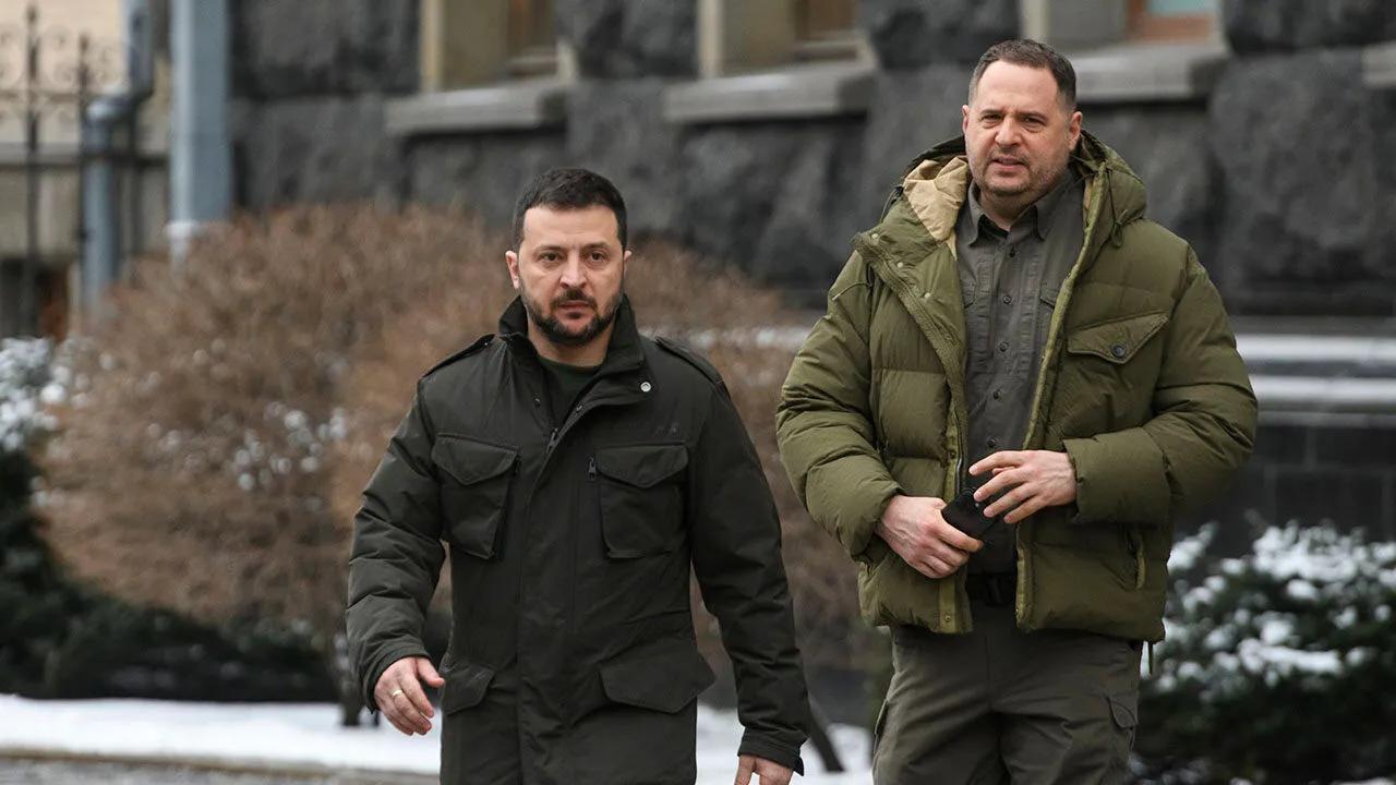 美国著名记者塔克・卡尔森（TuckerCarlson）周一在社交平台写道：