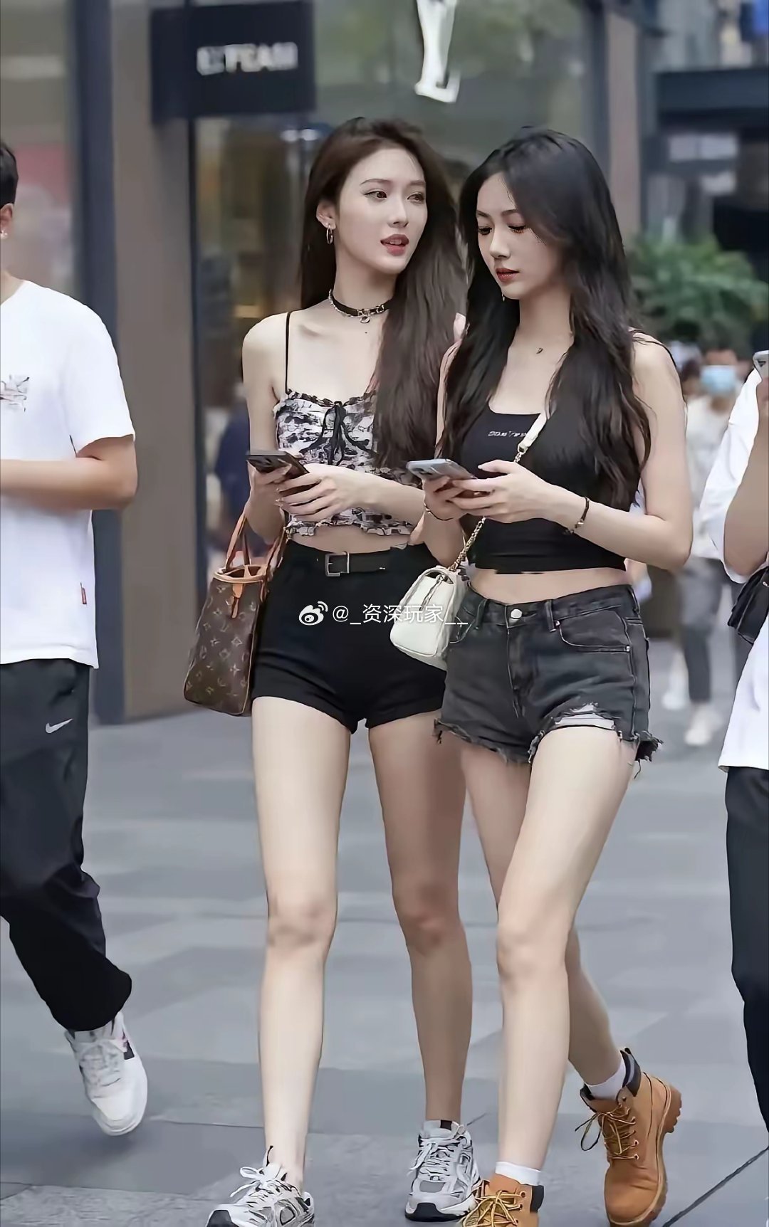 不管裙装还是裤装，你们喜欢哪种？ ​​​
