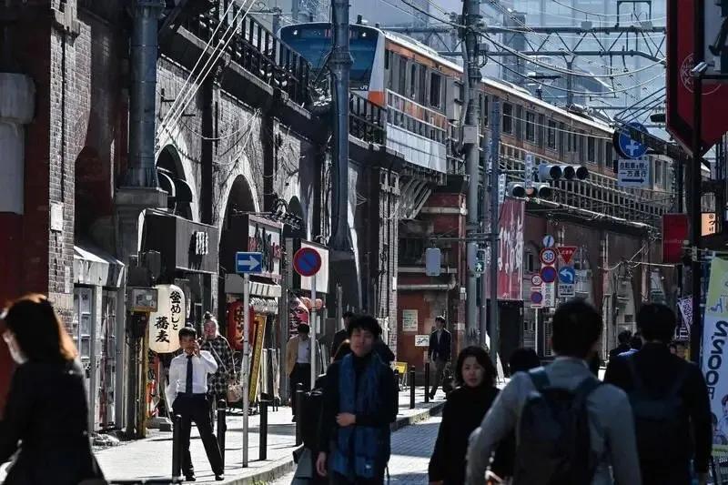 来自日本法务省的数据显示，2025年全年获得日本归化许可的外国人约为9200人，