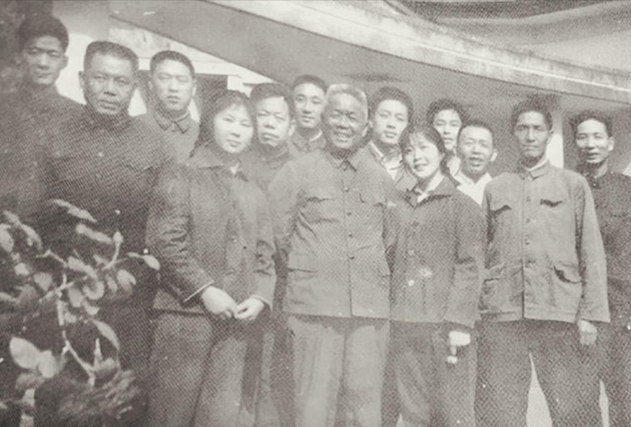 1969年，福州军区司令韩先楚上将急匆匆赶到青云谱干休所，想要看望一下老首长。听