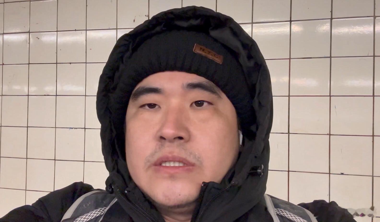 一只台独饲养的SB又发帖了，它造谣它老家江西余江县“冬天冻死很多人”！这一次的文