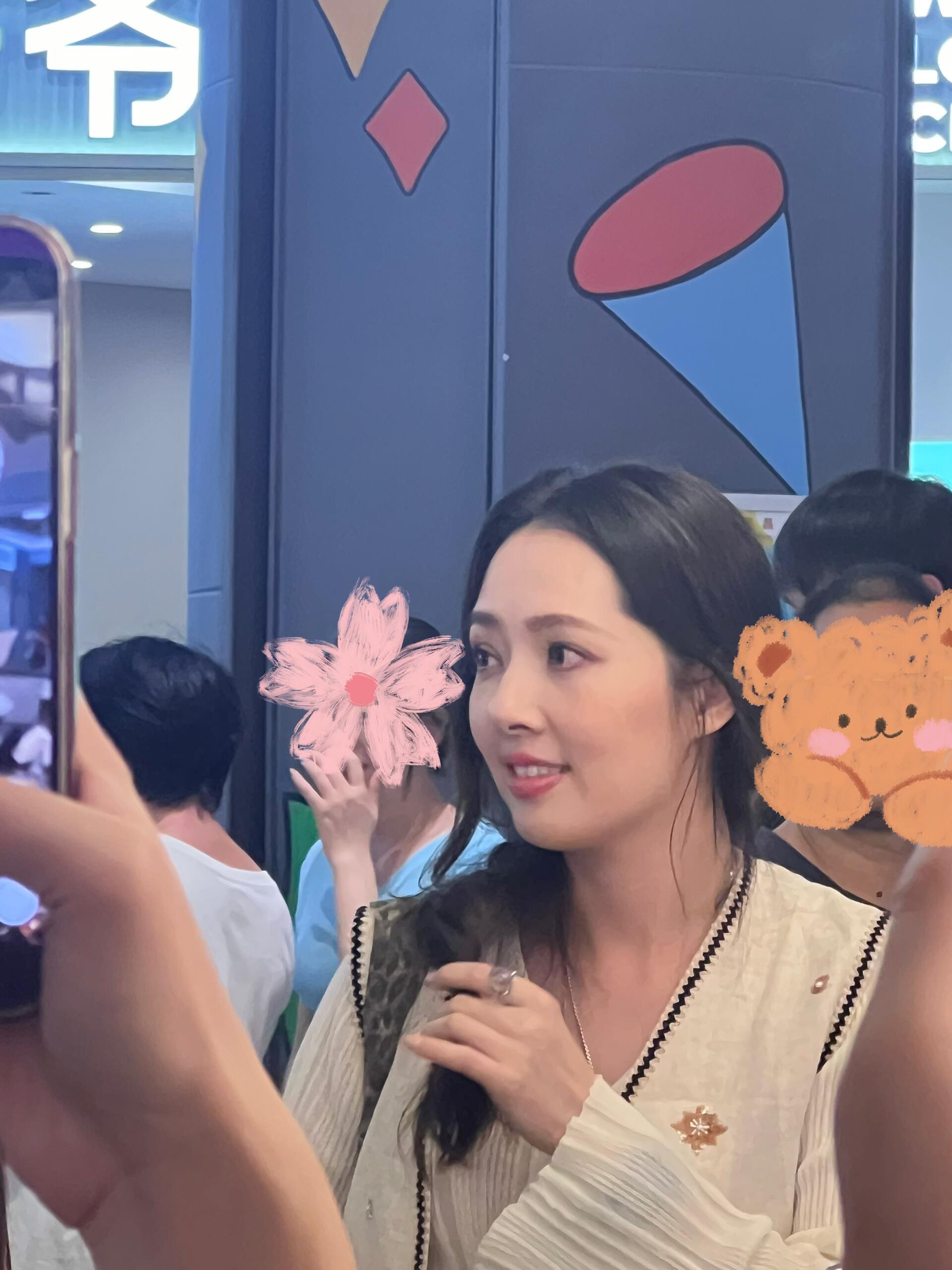 太太太幸运了，遇到郭碧婷好美😍​​​