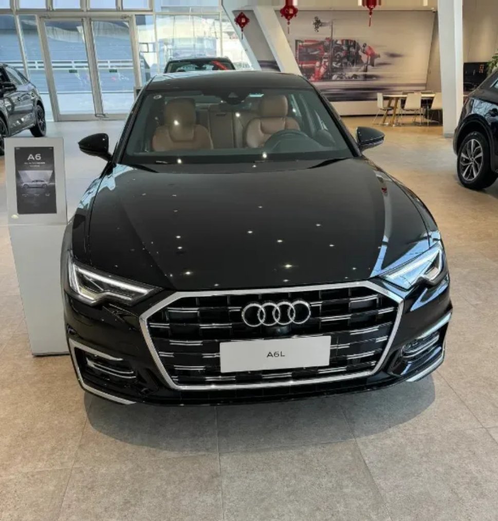 周末去奥迪4S店看了下A6L45两驱，这是销售人员给我的报价：A6L45两驱，官