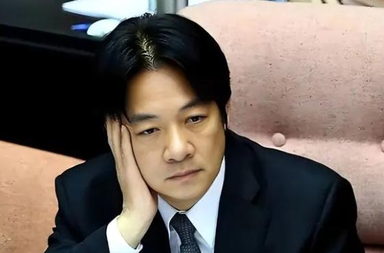 赖清德真正睡不着觉的事，不是大陆什么时候动手，也不是美国人靠不靠得住。他最怕的是