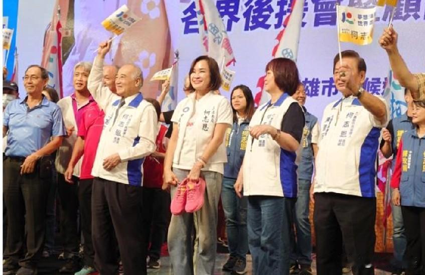 王金平再出手，柯志恩高喊要选对的人，蓝营或大势已成。就在10月11日，柯志恩在高