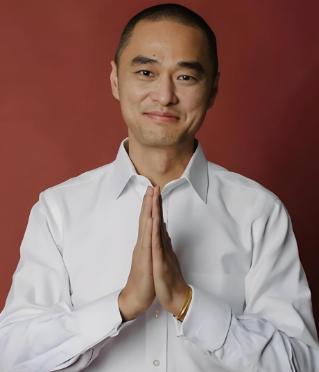 冯唐醍醐灌顶的话：“你用因果看世界，世上再无可怜人。你用慈悲看世界，世
