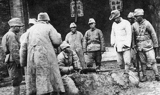 1944年，“大汉奸”郭绍绪邀请日军高官在家中吃饭。喝的正酣时，伙计喊了一声：“