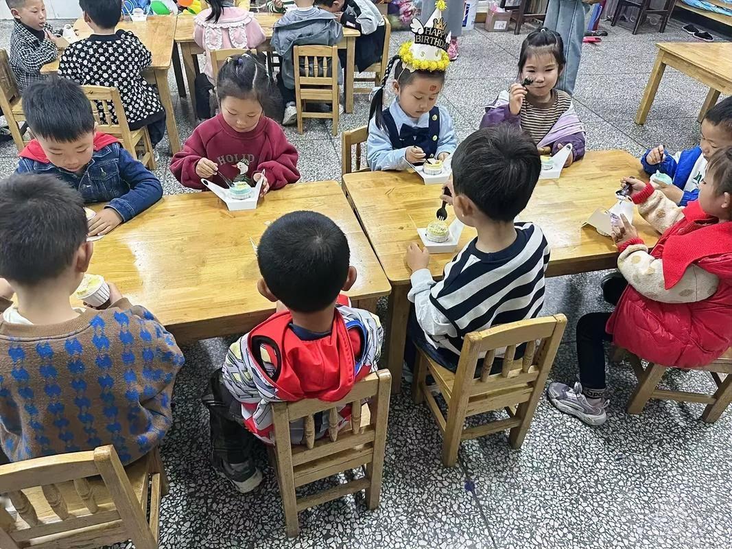 娃反复感冒怪幼儿园？接娃时一看穿著，我才发现罪魁祸首是亲妈！娃上小班三个月