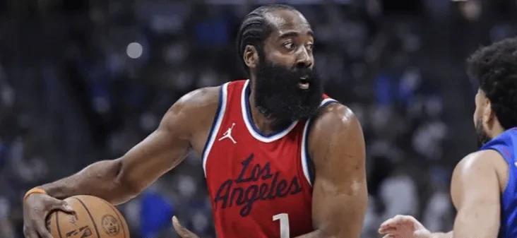 NBA情报局8月12日讯美媒Fullcourtpass今天对哈登的队友评选