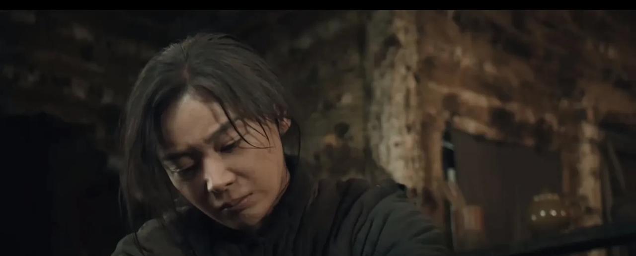 《归队》，袁姗姗这算是成功翻红了，离开于正的袁姗姗，资源少了很多，这几年也鲜有作