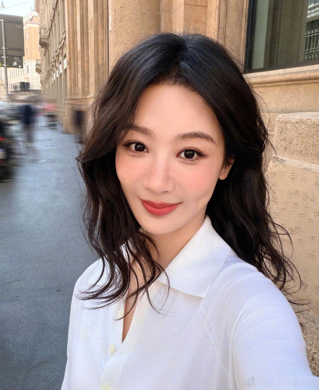 杨紫漂亮姐姐来了杨紫