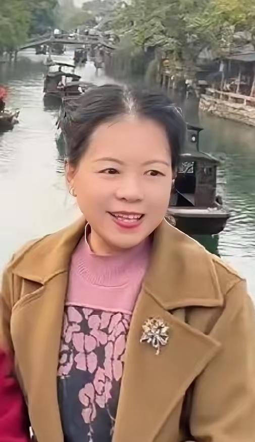 红庙乡这事儿一被大家关注，真的挺让人意外的！这28年里，许妈为了那段错付的感情，