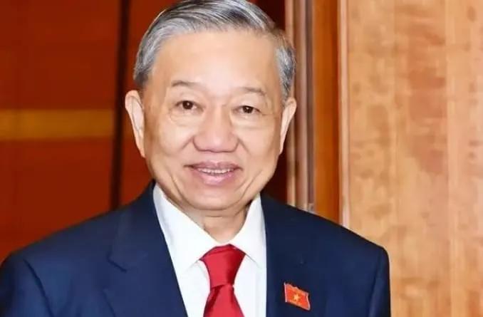 最近几年越南的经济、外交策略全面向西倾斜，走的是一条对标西方体系、冲刺工业化强国