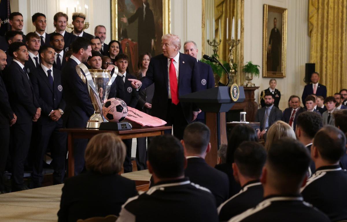 无人机打穿美军27个基地，雷达坏，油库烧了，拦截导弹贵得离谱。美军在中东的基地